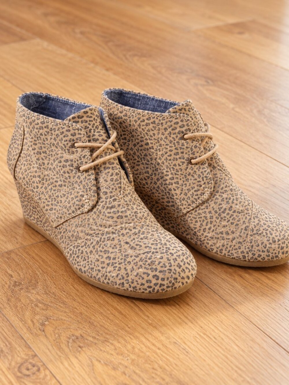 TOMS Leopard Print Wedge Ankle Booties, Lace Up NWOT, US 10